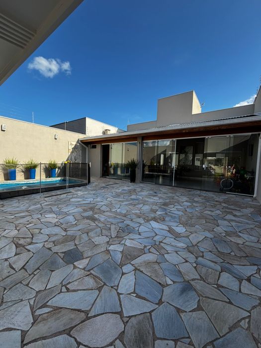 Casa - Venda - Jardim Tr�s Colinas - Franca - SP