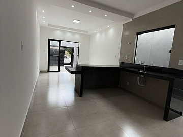 Casa � venda - JD. Tropical