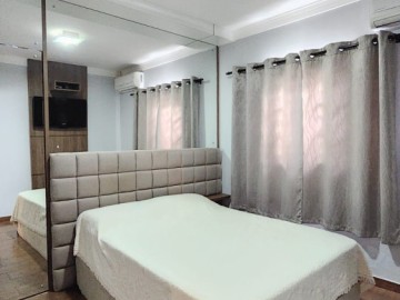 SUITE COM PORTA INVISIVEL ESPELHADA