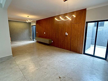 Linda casa � venda no JD. L�bano